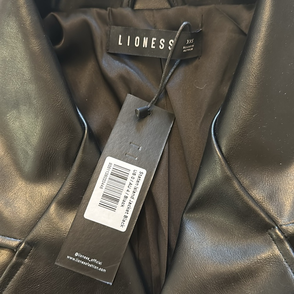 LIONESS JACKET - Picture 2 of 3